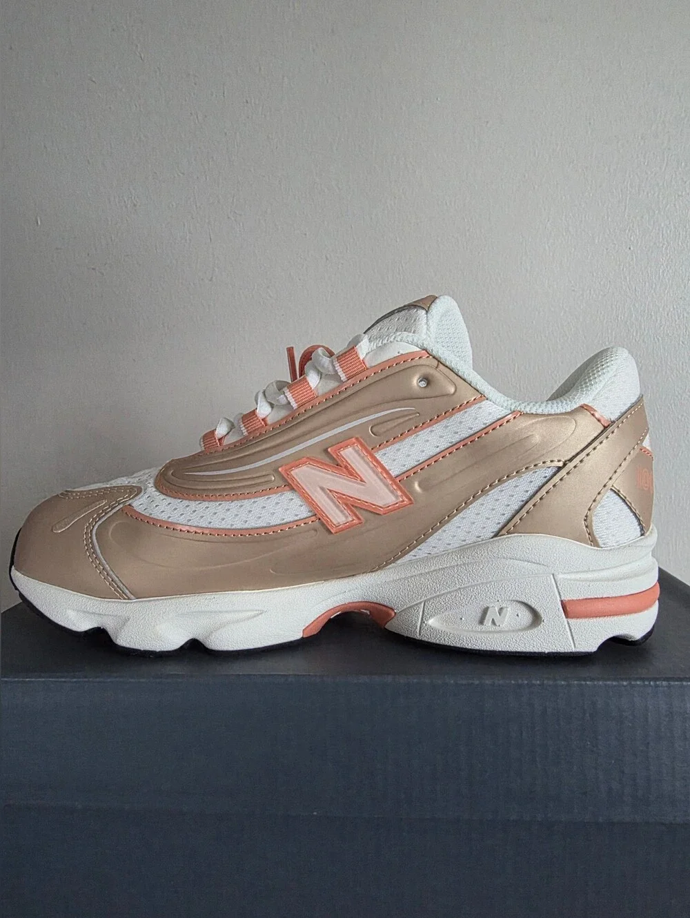 New Balance 1000 Youth Size 5.5 Women’s Size 7